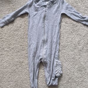 Hanna Andersson Gray foot Pajamas